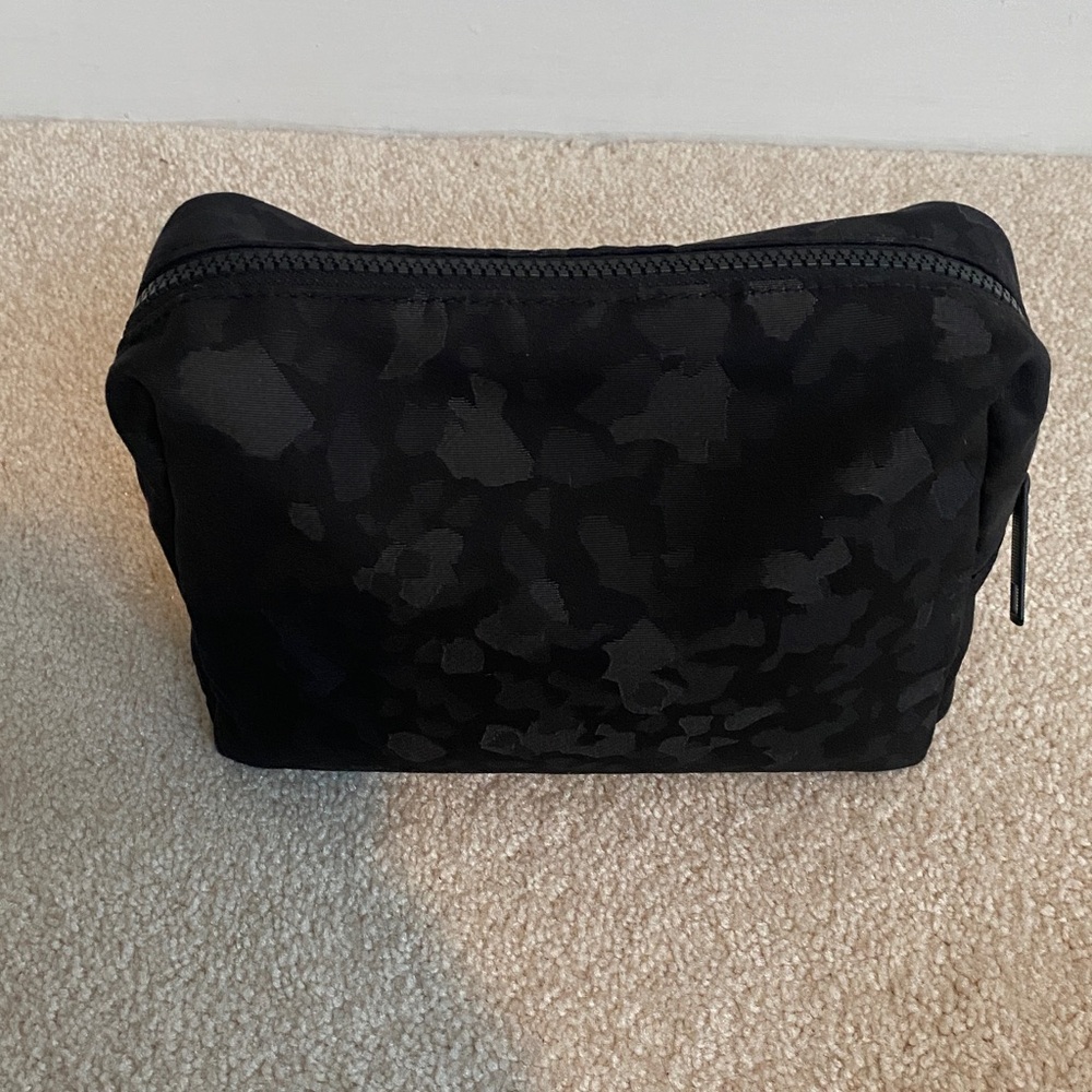 Lululemon Stylish Black Unisex Duffle Bag/Backpack Set - Picture 15 of 16